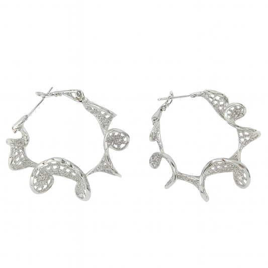 Classic wave style silver huggie earring