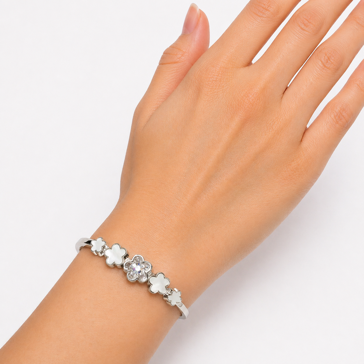 Simple Silver Clover Flower With Diamond Charm Bracelets