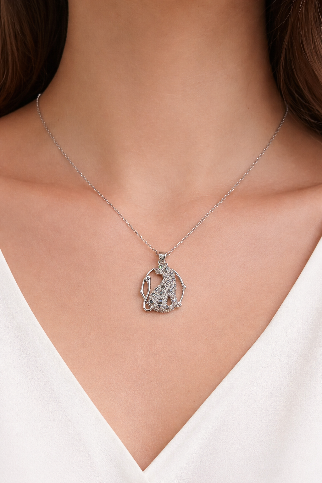 Charming cheetah pedant silver chain necklace