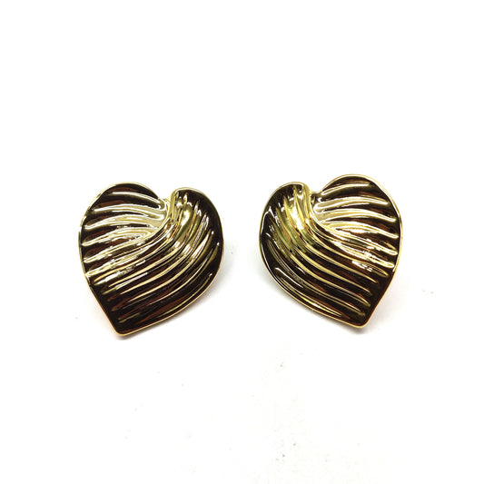 Gold heart-shaped stud earrings 