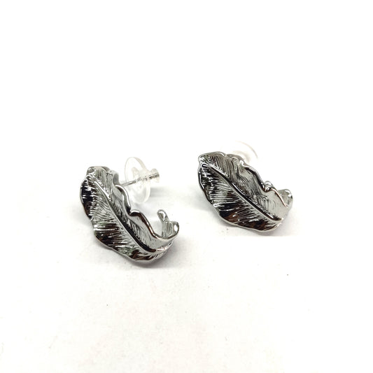  shiny silver leaf shaped stud earring