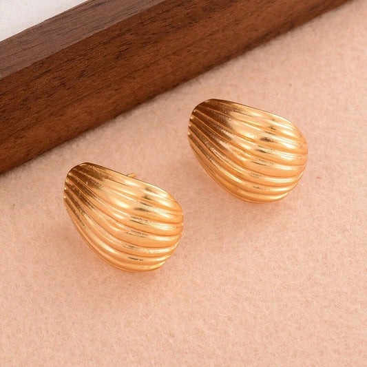 Shell shape gold platted stud earring