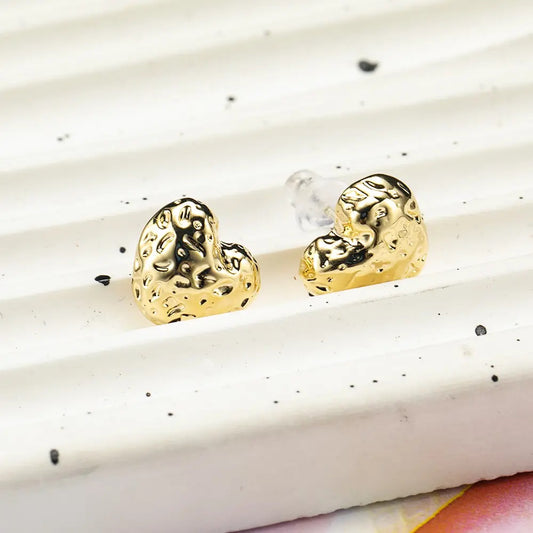 Heart shape earring with matt finishing