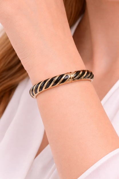 Classic Look Black Colour Kada for Girls