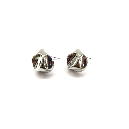 Tiny silver shine stud earring for women online