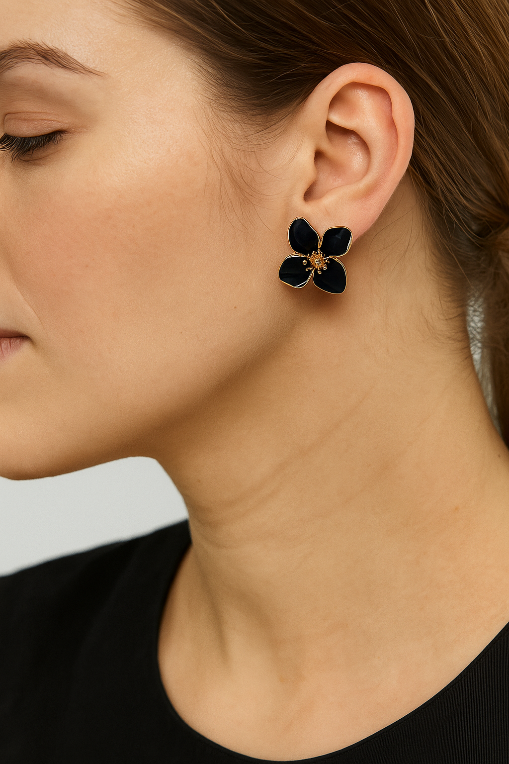 Black flower golden earring