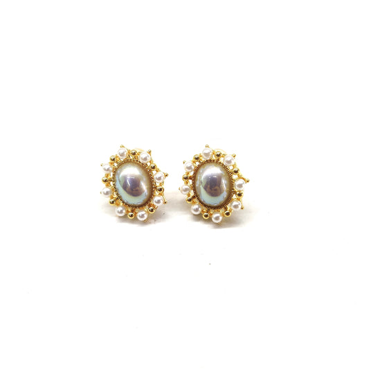 Mothe of pearl flower stud