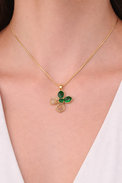 Gold Chain With Pretty Flower Pendant For Women