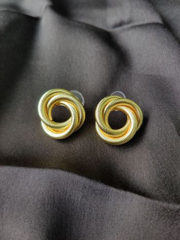 Small gold twist stud earring