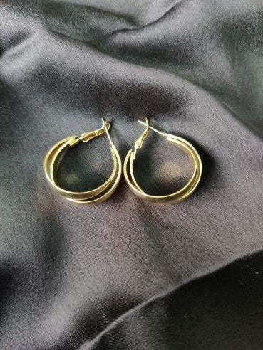 Plain simple gold hoops earring