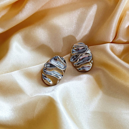 Simple Style Silver Plated Wavy Pattern Earrings