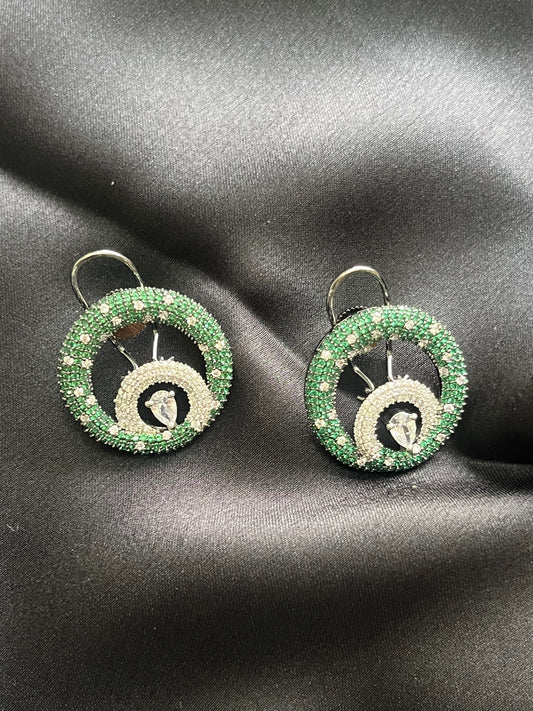 Green quartz round lock earring whit white stone