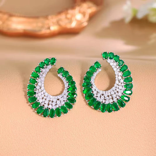 Emerald and white Diamond dangle earrings