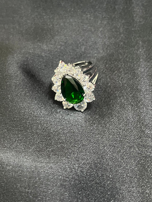 Shiny diamond green emerald silver ring