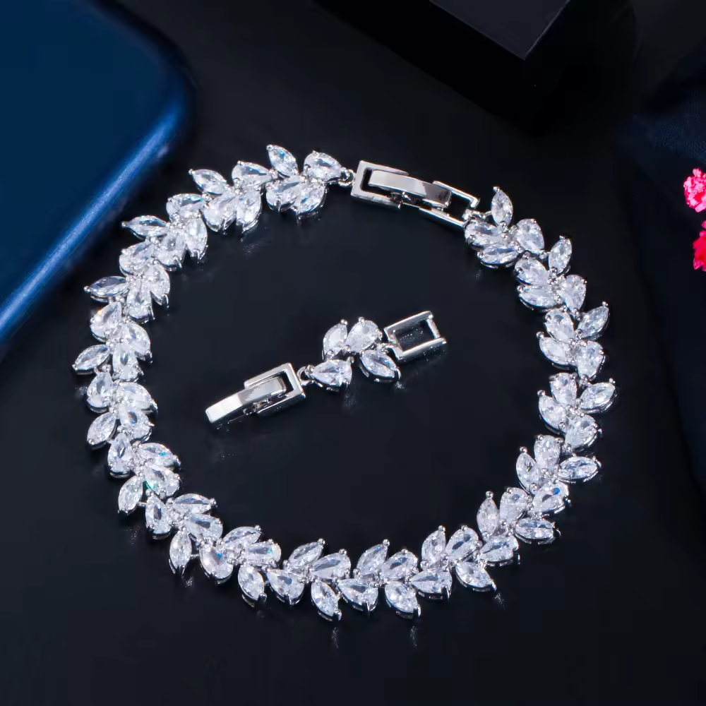 White leaves diamond bracelet.