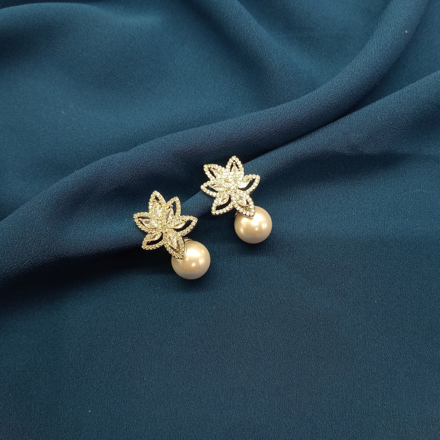 Classic simple style American diamonds micro pave with pearl stud earring for girls