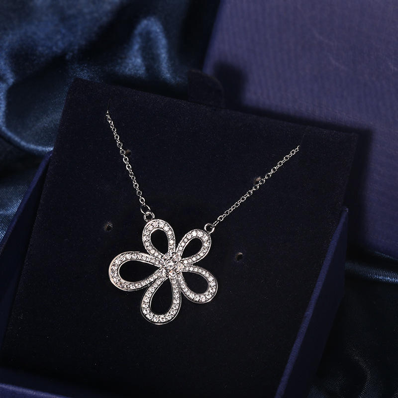 Rose Flower Silver Pedant With Large Size Necklace