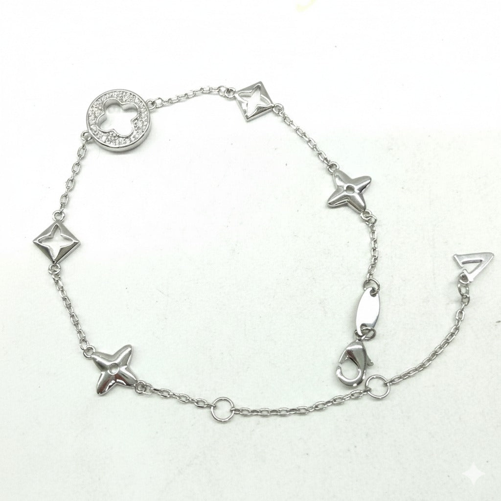 Nova Clover & Star Charm Bracelet