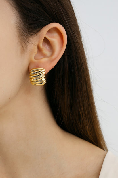 chunky stud with irregular wrinkles