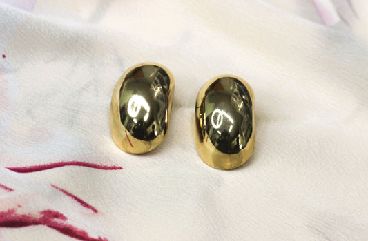 Gold oval shape stud